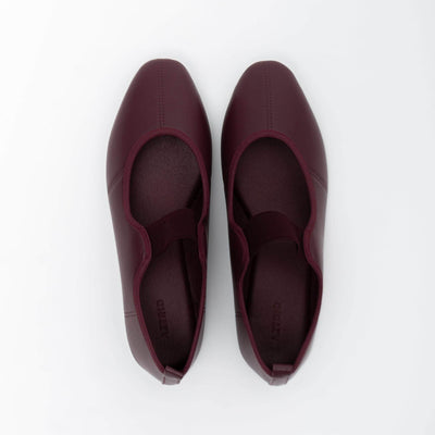 B1G2 Casper Burgundy