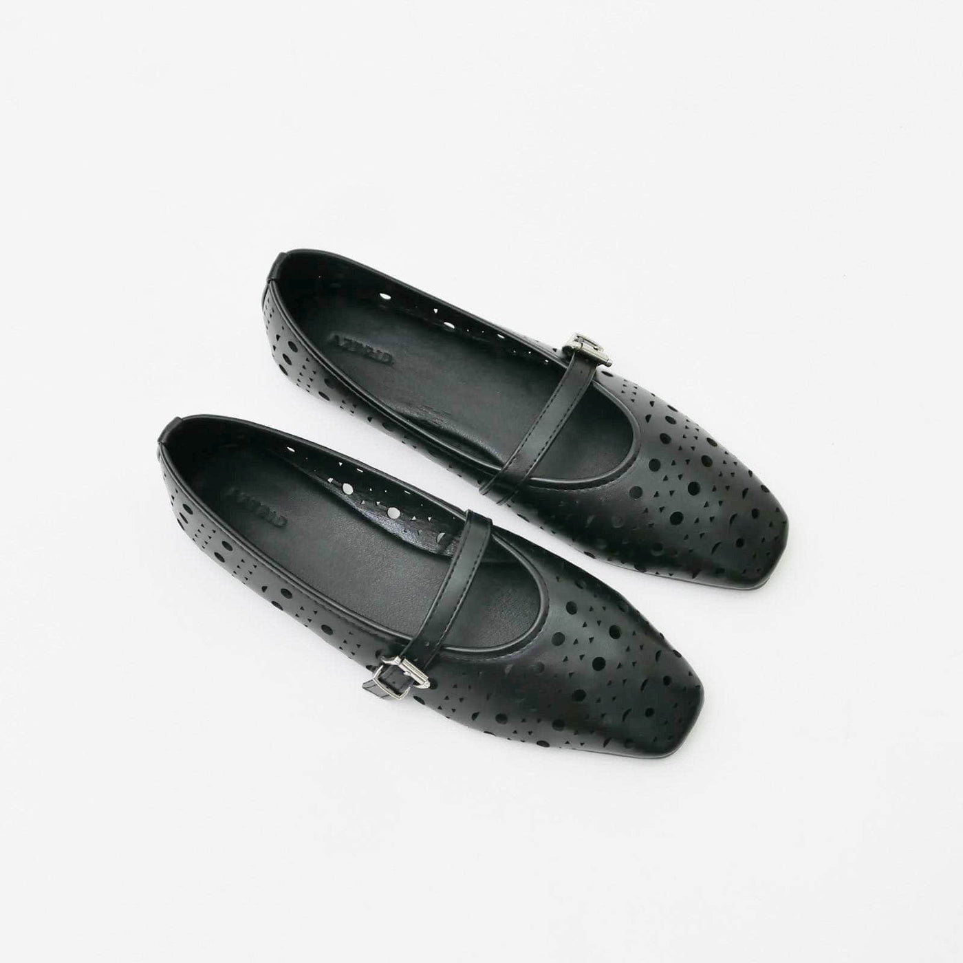 B1G2 Bella Black